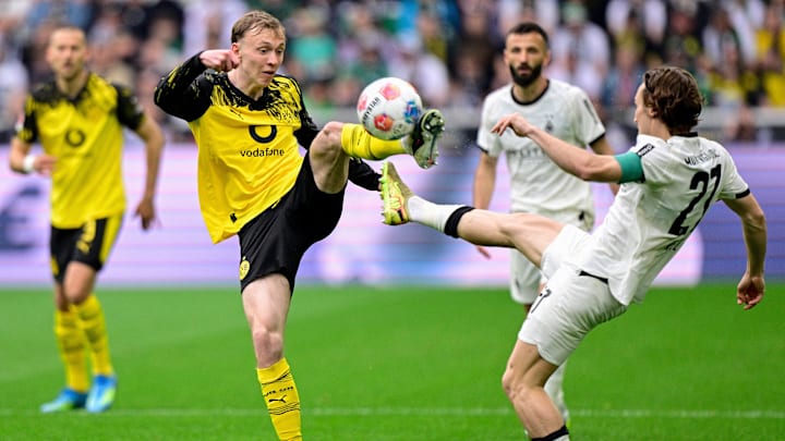 FBL-GER-BUNDESLIGA-MOENCHENGLADBACH-DORTMUND