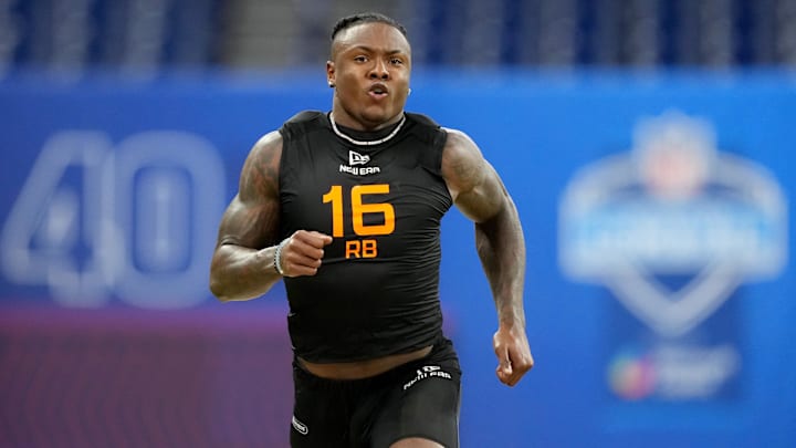 Mar 1, 2025; Indianapolis, IN, USA; Iowa running back Kaleb Johnson (RB16) during the 2025 NFL Combine at Lucas Oil Stadium. Mandatory Credit: Kirby Lee-Imagn Images Mar 1, 2025; Indianapolis, IN, USA; Iowa running back Kaleb Johnson (RB16) during the 2025 NFL Combine at Lucas Oil Stadium. Mandatory Credit: Kirby Lee-Imagn Images