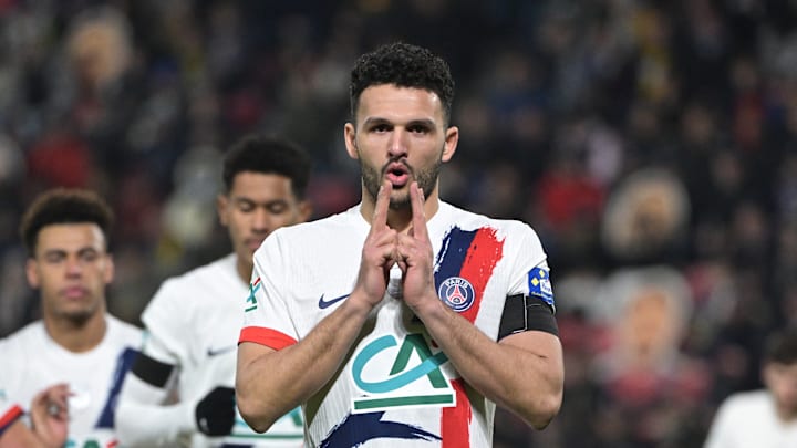 TOPSHOT-FBL-FRA-CUP-STADE BRIOCHIN-PSG