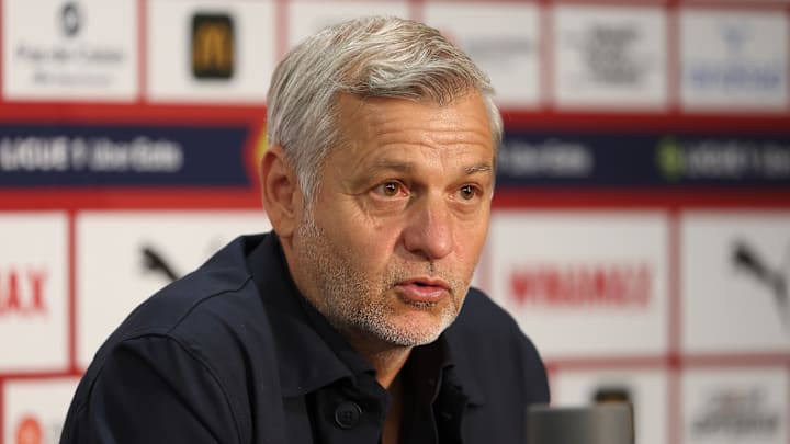 Bruno Genesio veut une nouvelle recrue au milieu de terrain
