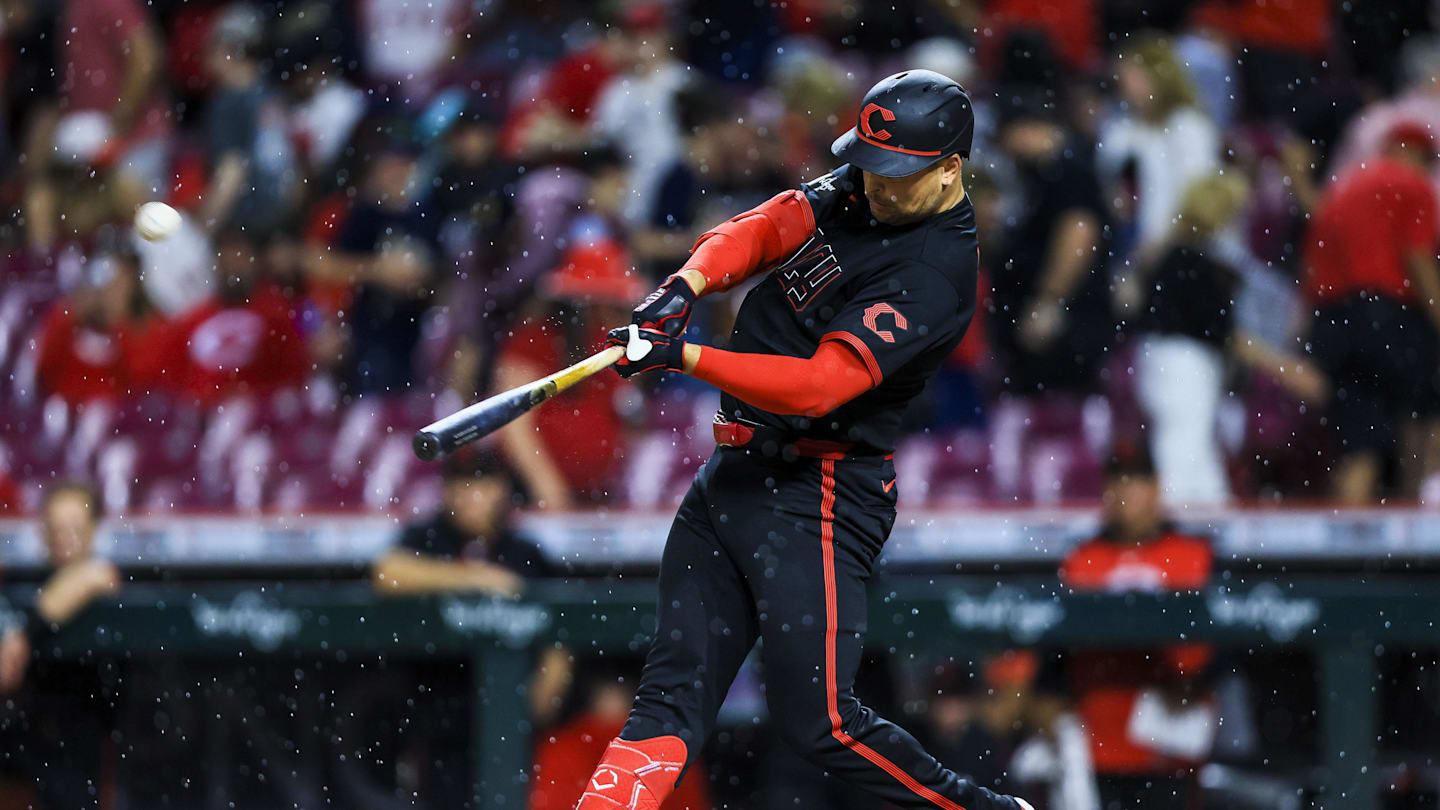 Reds Rally From Down Five, Beat Tigers on Nathaniel Lowe's Walk-Off Home Run