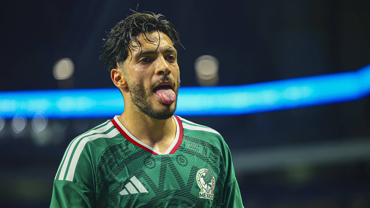 Raul Jimenez Tops the Best Fantasy Soccer Lineup for World Cup Opening Match Day