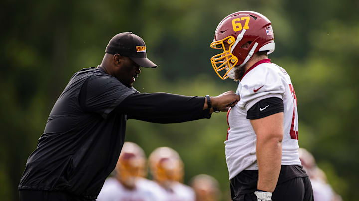 South Carolina football legend Travelle Wharton coaching with the Washington Commanders