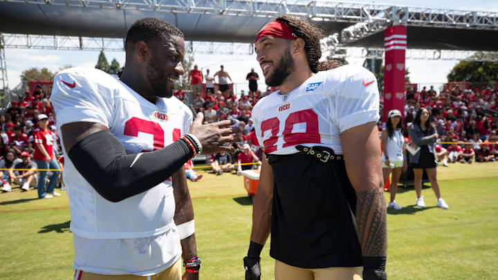 San Francisco 49ers safeties Tashaun Gipson (L) and Talanoa Hufanga (R)