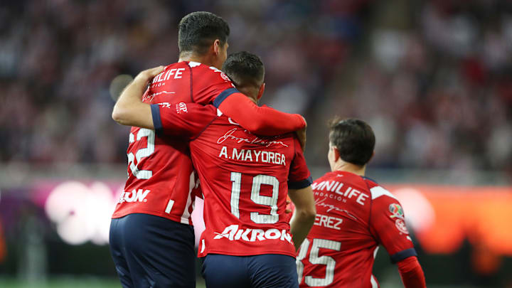 Los jugadores de Chivas respaldan a Paunovic