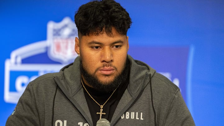 Washington offensive lineman Troy Fautanu (OL19)