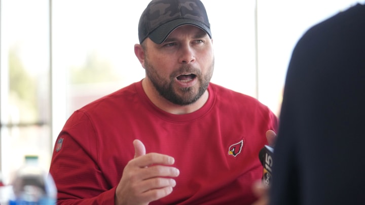 Mar 8, 2023; Tempe, AZ, USA; Arizona Cardinals offensive line coach Klayton Adams speaks with the media as he is introduced as a new hire with fellow coaches at Arizona Cardinals facility.
Nfl Cardinals Offensive Assistant Coaches Introduction Mar 8, 2023; Tempe, AZ, USA; Arizona Cardinals offensive line coach Klayton Adams speaks with the media as he is introduced as a new hire with fellow coaches at Arizona Cardinals facility.
Nfl Cardinals Offensive Assistant Coaches Introduction