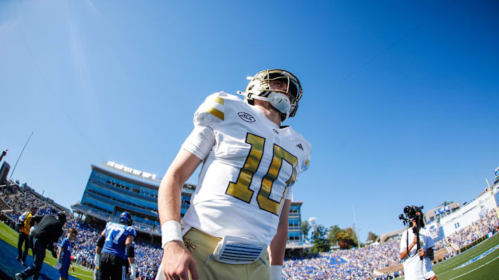 Oct 18, 2025; Durham, North Carolina, USA; Georgia Tech Yellow Jackets quarterback Haynes King (10) runs back to the bench before the first half of the game against Duke Blue Devils at Wallace Wade Stadium. Mandatory Credit: Jaylynn Nash-Imagn Images Oct 18, 2025; Durham, North Carolina, USA; Georgia Tech Yellow Jackets quarterback Haynes King (10) runs back to the bench before the first half of the game against Duke Blue Devils at Wallace Wade Stadium. Mandatory Credit: Jaylynn Nash-Imagn Images