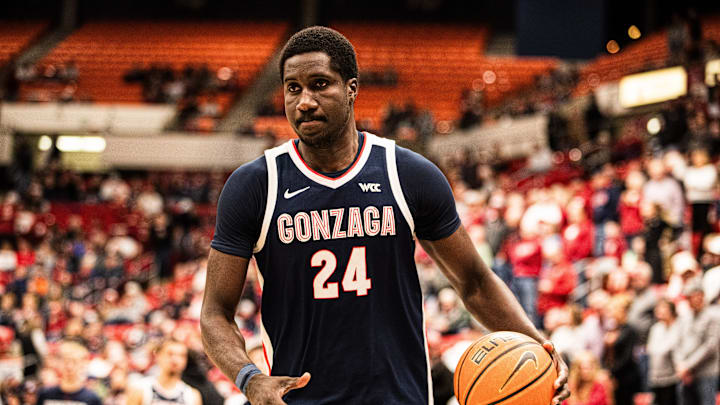 Gonzaga Bulldogs center Ismaila Diagne (24).