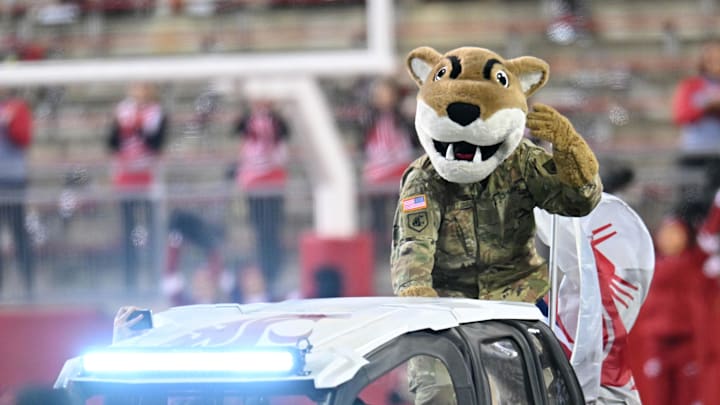 Nov 9, 2024; Pullman, Washington, USA; Washington State Cougars mascot Butch rides out before a game against the Utah State Aggies at Gesa Field at Martin Stadium. Mandatory Credit: James Snook-Imagn Images Nov 9, 2024; Pullman, Washington, USA; Washington State Cougars mascot Butch rides out before a game against the Utah State Aggies at Gesa Field at Martin Stadium. Mandatory Credit: James Snook-Imagn Images