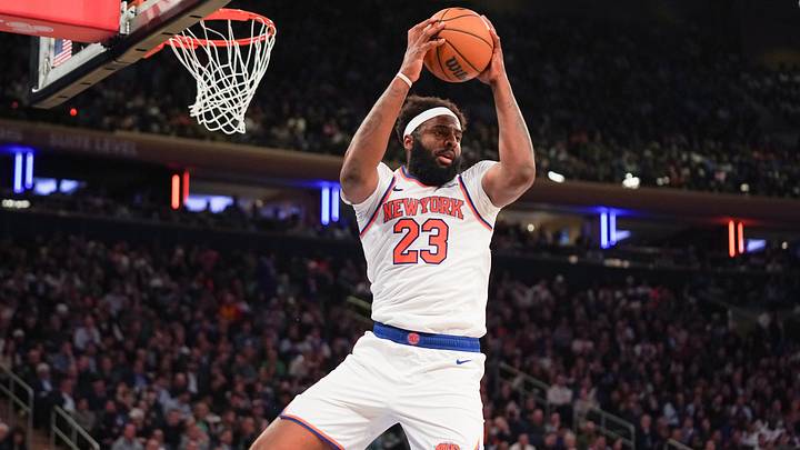 Tracking each update on Mitchell Robinson's pinky injury.