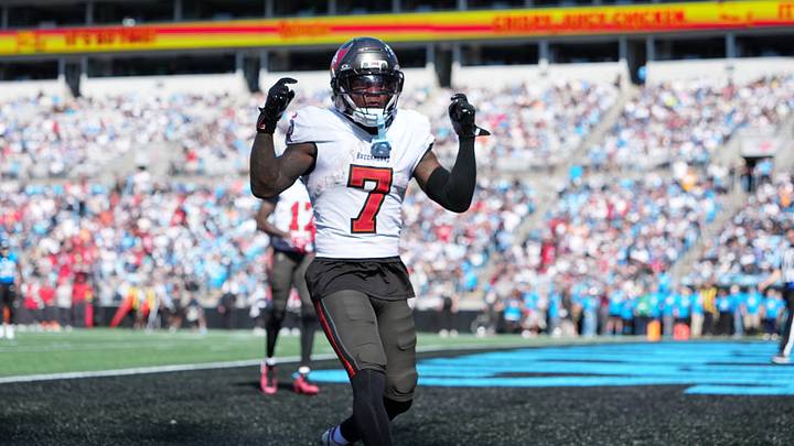 Oct 25, 2026; Charlotte, North Carolina, USA; Tampa Bay Buccaneers running back Bucky Irving (7) reacts during the first half against the Carolina Panthers at Bank of America Stadium. Mandatory Credit: Bob Donnan-Imagn Images Oct 25, 2026; Charlotte, North Carolina, USA; Tampa Bay Buccaneers running back Bucky Irving (7) reacts during the first half against the Carolina Panthers at Bank of America Stadium. Mandatory Credit: Bob Donnan-Imagn Images