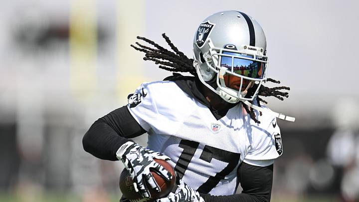 Jul 26, 2023; Las Vegas, Nevada, USA; Las Vegas Raiders wide receiver Davante Adams (17) runs a drill during training camp at the Intermountain Health Performance Center. Mandatory Credit: Candice Ward-USA TODAY Sports Jul 26, 2023; Las Vegas, Nevada, USA; Las Vegas Raiders wide receiver Davante Adams (17) runs a drill during training camp at the Intermountain Health Performance Center. Mandatory Credit: Candice Ward-USA TODAY Sports