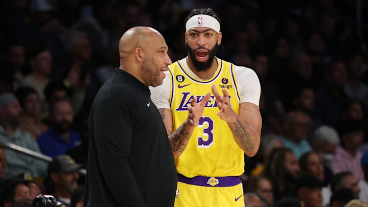 Anthony Davis acordó una extensión por tres temporadas con los Lakers 