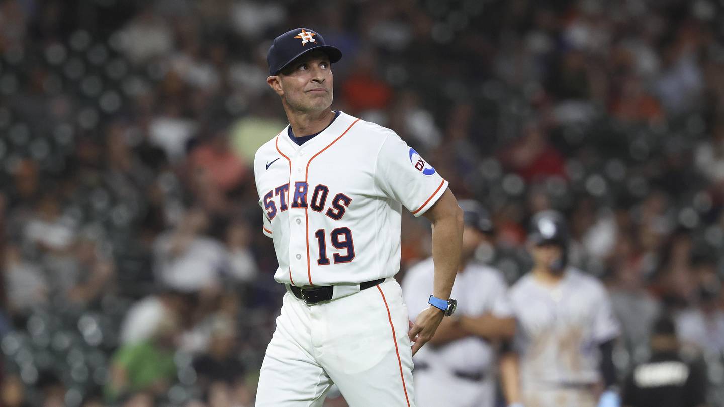 Joe Espada’s Time With the Astros Needs to End