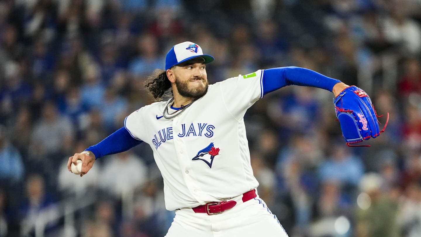 Injury cuts Blue Jays debut short for prominent offseason acquisition