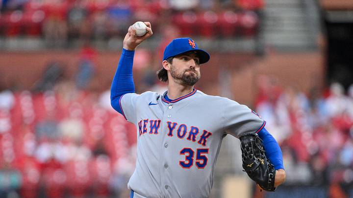 Mar 30, 2026; St. Louis, Missouri, USA; New York Mets starting pitcher Clay Holmes (35) pitches against the St. Louis Cardinals during the first inning at Busch Stadium. Mandatory Credit: Jeff Curry-Imagn Images Mar 30, 2026; St. Louis, Missouri, USA; New York Mets starting pitcher Clay Holmes (35) pitches against the St. Louis Cardinals during the first inning at Busch Stadium. Mandatory Credit: Jeff Curry-Imagn Images