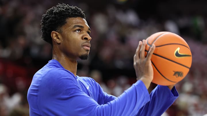 Jan 31, 2026; Fayetteville, Arkansas, USA; Kentucky Wildcats guard Otega Oweh prior to a game against the Arkansas Razorbacks at Bud Walton Arena. Mandatory Credit: Nelson Chenault-Imagn Images