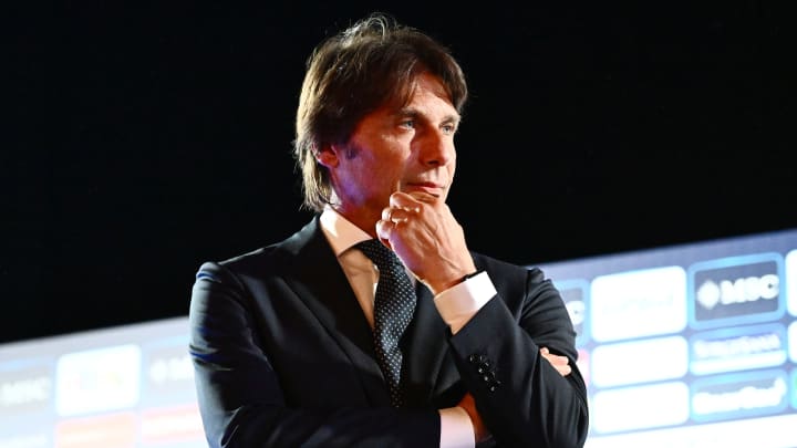 Antonio Conte est de retour sur un banc de Serie A Antonio Conte est de retour sur un banc de Serie A