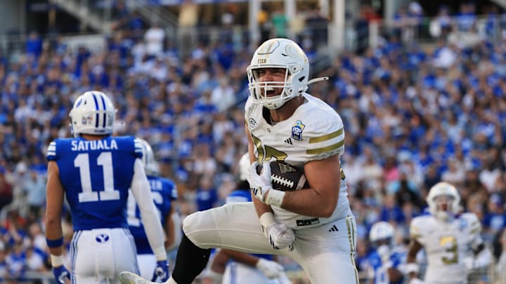 Dec 27, 2025; Orlando, FL, USA; Georgia Tech Yellow Jackets tight end J.T. Byrne (88) celebrates after he scored a touchdown against the BYU Cougars during the first half at Camping World Stadium. Mandatory Credit: Kim Klement Neitzel-Imagn Images