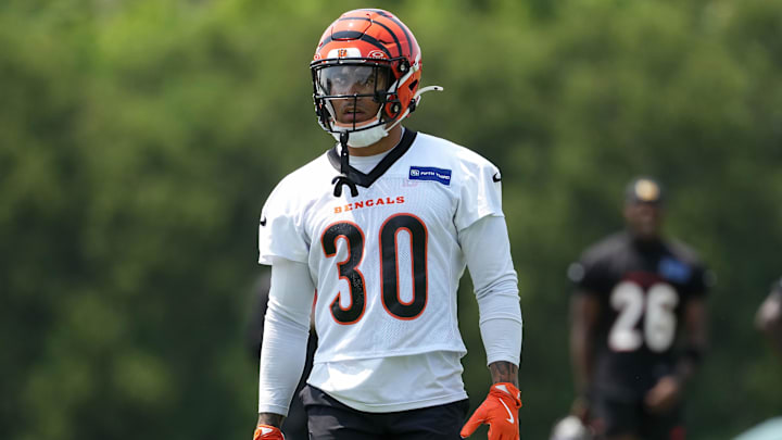 Jun 10, 2025; Cincinnati, OH, USA; Cincinnati Bengals running back Chase Brown (30) walks to the line of scrimmage during practice at Paycor Stadium. Mandatory Credit: Kareem Elgazzar-Imagn Images Jun 10, 2025; Cincinnati, OH, USA; Cincinnati Bengals running back Chase Brown (30) walks to the line of scrimmage during practice at Paycor Stadium. Mandatory Credit: Kareem Elgazzar-Imagn Images