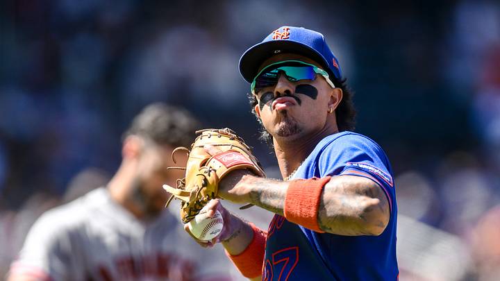 Sep 6, 2026; New York City, New York, USA; New York Mets first baseman Mark Vientos (27) tosses a ball to fans during a game against the San Francisco Giants at Citi Field. Mandatory Credit: John Jones-Imagn Images Sep 6, 2026; New York City, New York, USA; New York Mets first baseman Mark Vientos (27) tosses a ball to fans during a game against the San Francisco Giants at Citi Field. Mandatory Credit: John Jones-Imagn Images