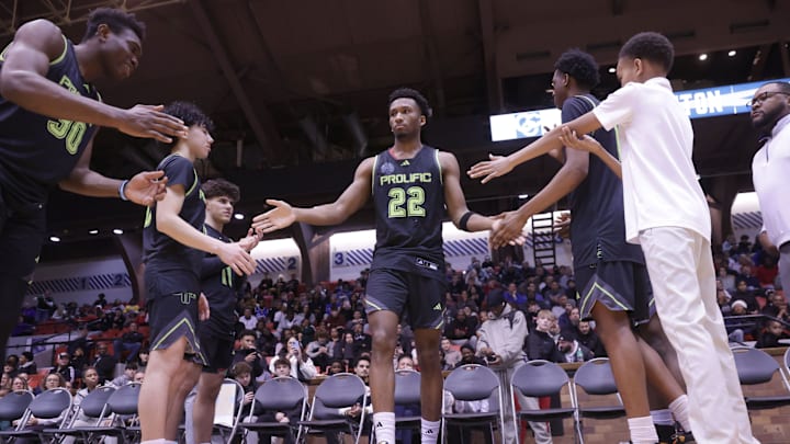 Darryn Peterson is introduced with Prolific Prep before a game against St. Vincent-St. Mary in the Scholastic Play-by-Play Classic, Tuesday, Feb. 18, 2025, at Canton Memorial Civic Center. Darryn Peterson is introduced with Prolific Prep before a game against St. Vincent-St. Mary in the Scholastic Play-by-Play Classic, Tuesday, Feb. 18, 2025, at Canton Memorial Civic Center.