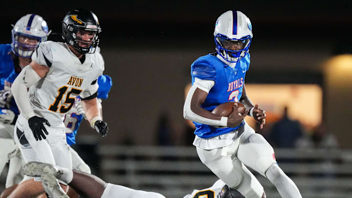 Hamilton Southeastern Royals quarterback Terry Walker III (3) rushes up the field Friday, Sept. 5, 2025, during a game at Hamilton Southeastern High School in Fishers. The Hamilton Southeastern Royals defeated the Avon Orioles, 17-14. Hamilton Southeastern Royals quarterback Terry Walker III (3) rushes up the field Friday, Sept. 5, 2025, during a game at Hamilton Southeastern High School in Fishers. The Hamilton Southeastern Royals defeated the Avon Orioles, 17-14.