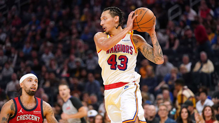 Oct 29, 2024; San Francisco, California, USA; Golden State Warriors forward Lindy Waters III (43) holds onto the ball next to New Orleans Pelicans guard Jose Alvarado (15) in the fourth quarter at the Chase Center. Mandatory Credit: Cary Edmondson-Imagn Images Oct 29, 2024; San Francisco, California, USA; Golden State Warriors forward Lindy Waters III (43) holds onto the ball next to New Orleans Pelicans guard Jose Alvarado (15) in the fourth quarter at the Chase Center. Mandatory Credit: Cary Edmondson-Imagn Images
