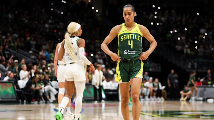 Aug 5, 2025; Seattle, Washington, USA; Seattle Storm guard Skylar Diggins (4) prepares for the start of play during the second half against the Minnesota Lynx at Climate Pledge Arena. Aug 5, 2025; Seattle, Washington, USA; Seattle Storm guard Skylar Diggins (4) prepares for the start of play during the second half against the Minnesota Lynx at Climate Pledge Arena.