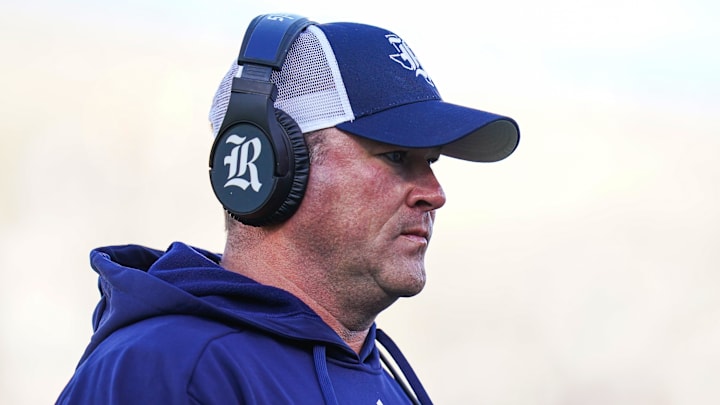 Mike Bloomgren is the Giants' new offensive line coach.