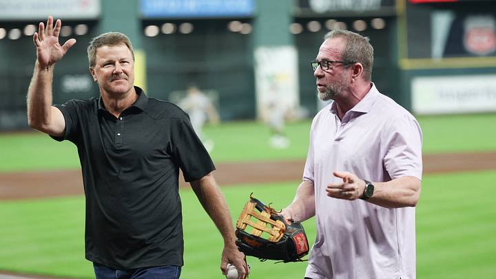 Aug 21, 2026; Houston, Texas, USA; Former Houston Astros and newly inducted National Baseball Hall of Fame member Jeff Kent waves to the fans after he threw out the first pitch to former Houston Astros and National Baseball Hall of Fame member Jeff Bagwell before the game against the Athletics at Daikin Park. Mandatory Credit: Thomas Shea-Imagn Images Aug 21, 2026; Houston, Texas, USA; Former Houston Astros and newly inducted National Baseball Hall of Fame member Jeff Kent waves to the fans after he threw out the first pitch to former Houston Astros and National Baseball Hall of Fame member Jeff Bagwell before the game against the Athletics at Daikin Park. Mandatory Credit: Thomas Shea-Imagn Images