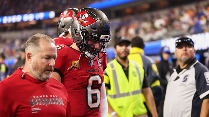 Nov 23, 2025; Inglewood, California, USA; Tampa Bay Buccaneers quarterback Baker Mayfield (6) walks off the field at halftime with an apparent injury against the Los Angeles Rams at SoFi Stadium. Mandatory Credit: Kiyoshi Mio-Imagn Images Nov 23, 2025; Inglewood, California, USA; Tampa Bay Buccaneers quarterback Baker Mayfield (6) walks off the field at halftime with an apparent injury against the Los Angeles Rams at SoFi Stadium. Mandatory Credit: Kiyoshi Mio-Imagn Images