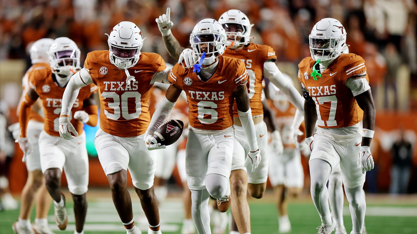 Latest CFP prediction results in heartbreak for Texas football and Sark 