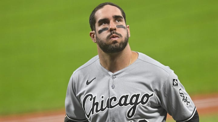 Sep 12, 2025; Cleveland, Ohio, USA; Chicago White Sox right fielder Mike Tauchman (18) reacts after getting hit with a foul ball in the third inning against the Cleveland Guardians at Progressive Field. Mandatory Credit: David Richard-Imagn Images Sep 12, 2025; Cleveland, Ohio, USA; Chicago White Sox right fielder Mike Tauchman (18) reacts after getting hit with a foul ball in the third inning against the Cleveland Guardians at Progressive Field. Mandatory Credit: David Richard-Imagn Images