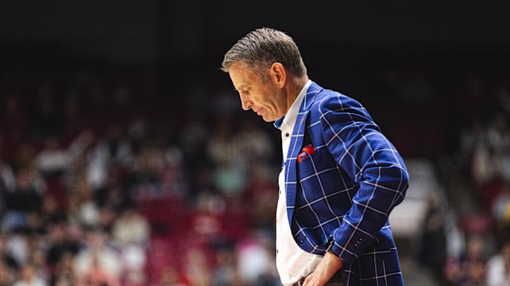 Jan 21, 2025; Tuscaloosa, Alabama, USA; Alabama Crimson Tide head coach Nate Oats during the second half against the Vanderbilt Commodores at Coleman Coliseum. Jan 21, 2025; Tuscaloosa, Alabama, USA; Alabama Crimson Tide head coach Nate Oats during the second half against the Vanderbilt Commodores at Coleman Coliseum.