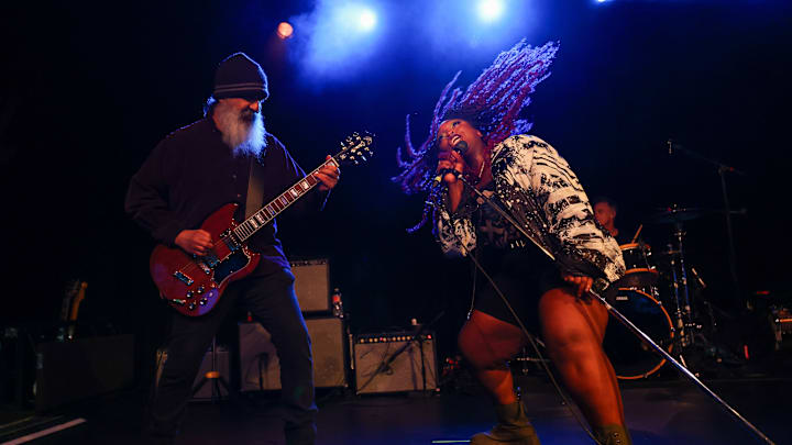 SMooCH: A Benefit For Seattle Children's Hospital With Nudedragons Featuring Shaina Shepherd, Duff