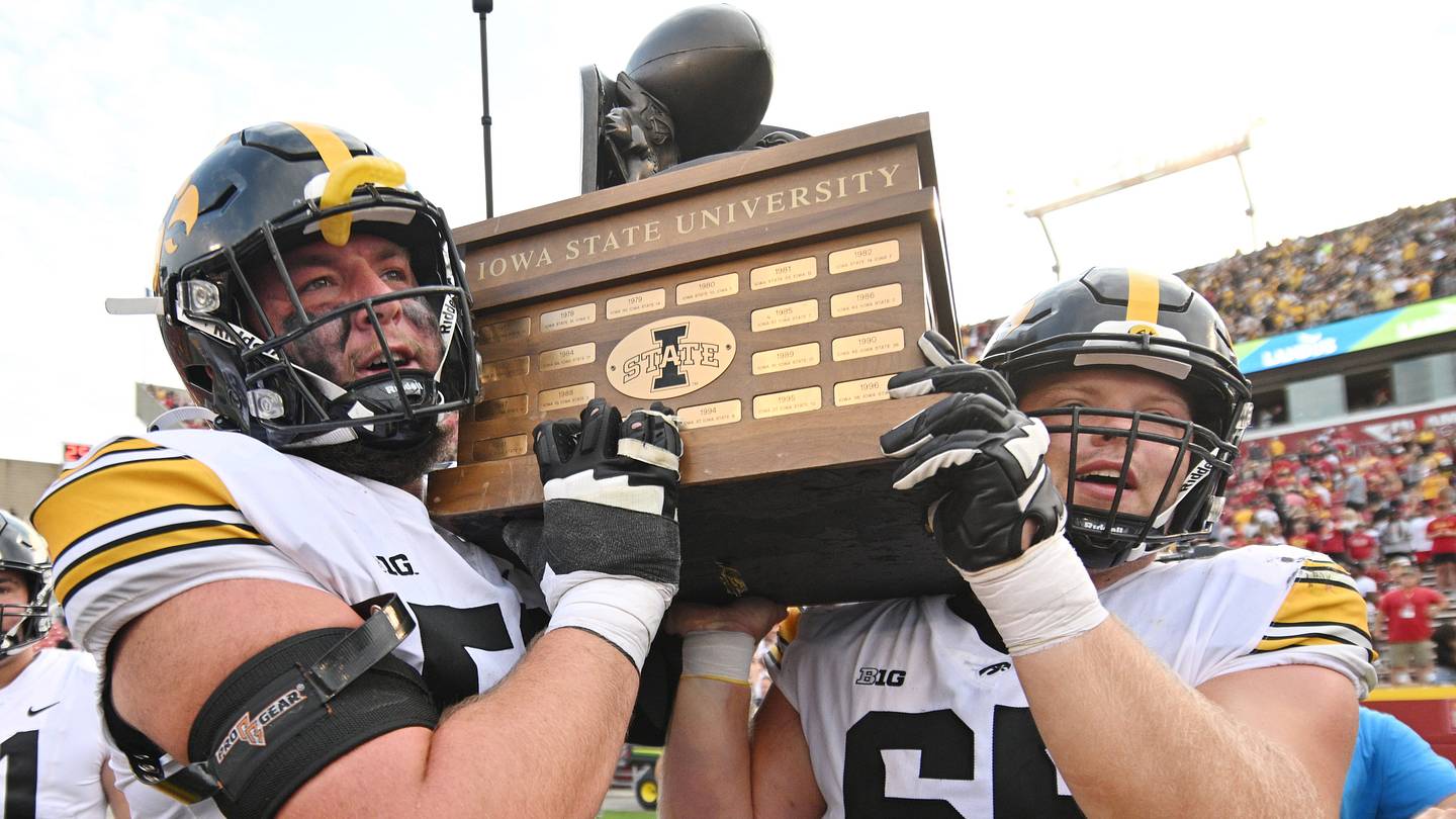 امتدت المنافسة بين Cy-Hawk – ولكن بأي ثمن بالنسبة لفريق Iowa Hawkeyes؟ امتدت المنافسة بين Cy-Hawk – ولكن بأي ثمن بالنسبة لفريق Iowa Hawkeyes؟