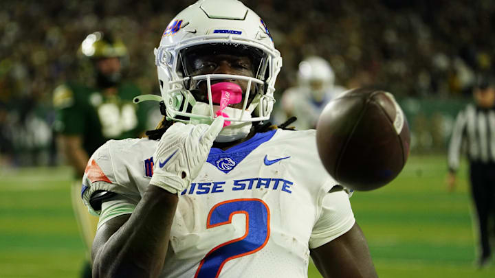 Boise State running back Ashton Jeanty is now the betting favorite to be drafted by the Bears. 