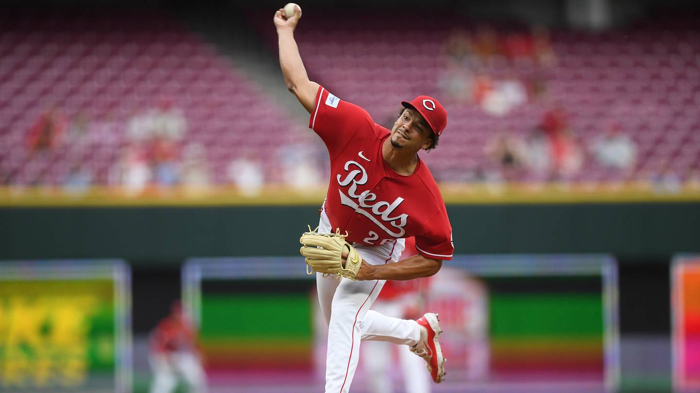 Reds Continue West Coast Trip With Three-Game Series vs. Giants
