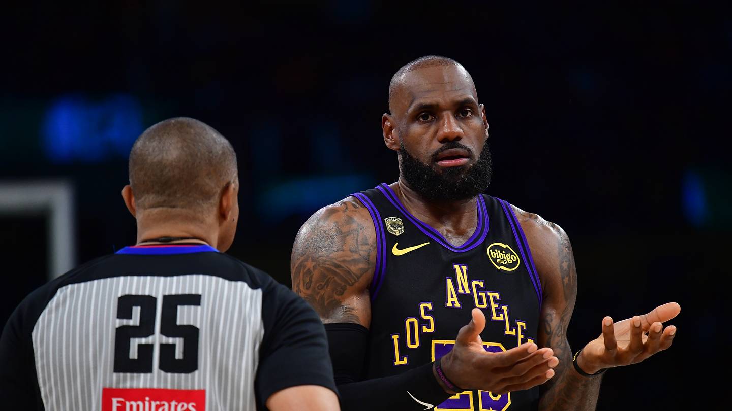 Rockets Could Chase LeBron James in Free Agency