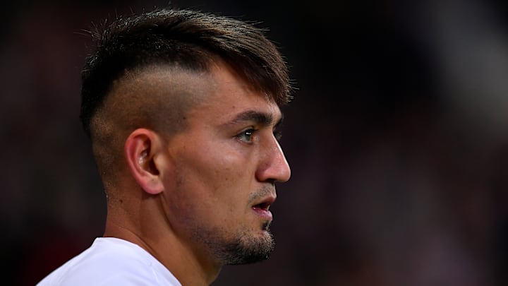 Cengiz Under expulsé face au LOSC avant la trêve internationale.