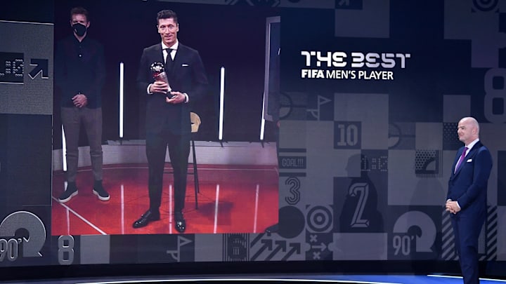 Robert Lewandowski erhielt seinen zweiten FIFA-Weltfußballertitel in Serie