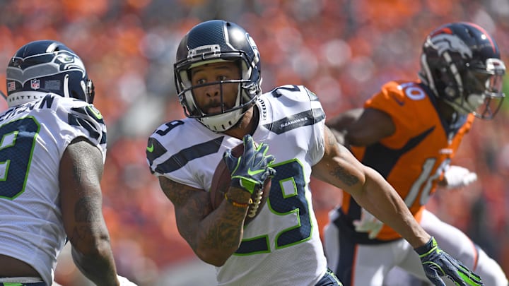 Sep 9, 2018; Denver, CO, USA; Seattle Seahawks free safety Earl Thomas (29) returns a interception in the first quarter at against the Denver Broncos Broncos Stadium at Mile High. Mandatory Credit: Ron Chenoy-Imagn Images Sep 9, 2018; Denver, CO, USA; Seattle Seahawks free safety Earl Thomas (29) returns a interception in the first quarter at against the Denver Broncos Broncos Stadium at Mile High. Mandatory Credit: Ron Chenoy-Imagn Images