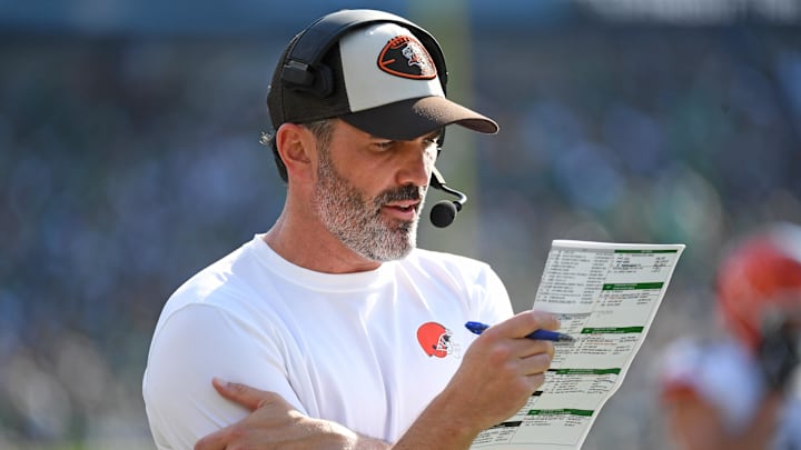 Oct 13, 2024; Philadelphia, Pennsylvania, USA; Cleveland Browns head coach Kevin Stefanski on the sidelines against the Philadelphia Eagles during the third quarter at Lincoln Financial Field. Mandatory Credit: Eric Hartline-Imagn Images