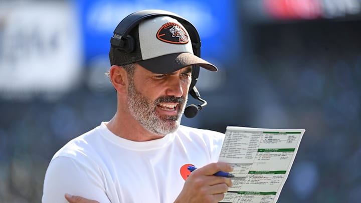 Oct 13, 2024; Philadelphia, Pennsylvania, USA; Cleveland Browns head coach Kevin Stefanski on the sidelines against the Philadelphia Eagles during the third quarter at Lincoln Financial Field. Mandatory Credit: Eric Hartline-Imagn Images