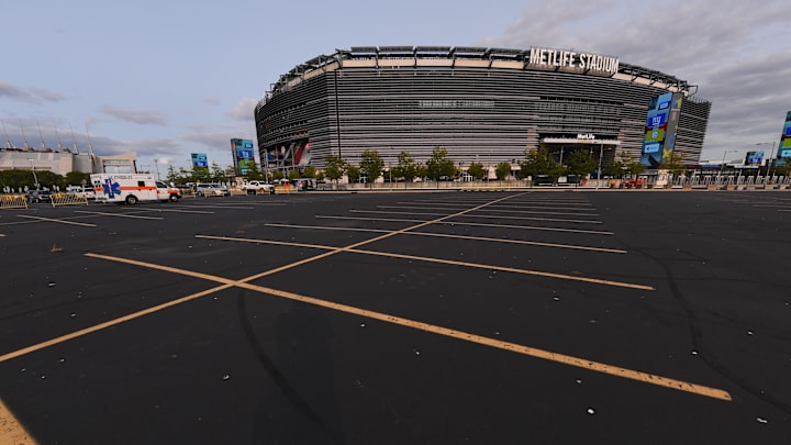 Sep 14, 2020; East Rutherford, New Jersey, USA; General view of the empty parking lot as there are no fans allowed at the NFL game between the Pittsburgh Steelers and New York Giants at MetLife Stadium. Mandatory Credit: Robert Deutsch-Imagn Images Sep 14, 2020; East Rutherford, New Jersey, USA; General view of the empty parking lot as there are no fans allowed at the NFL game between the Pittsburgh Steelers and New York Giants at MetLife Stadium. Mandatory Credit: Robert Deutsch-Imagn Images