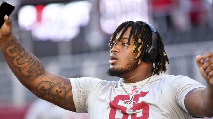 Alabama Crimson Tide offensive lineman JC Latham 