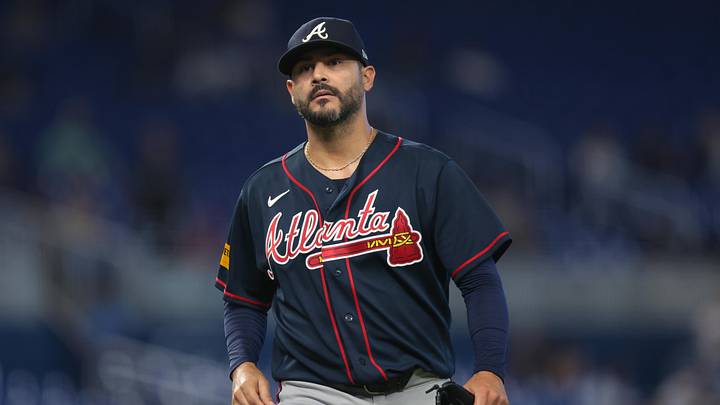 May 19, 2026; Miami, Florida, USA; Atlanta Braves pitcher Martin Perez (33) returns to the dugout Miami Marlins after the fifth inning at loanDepot Park. Mandatory Credit: Sam Navarro-Imagn Images