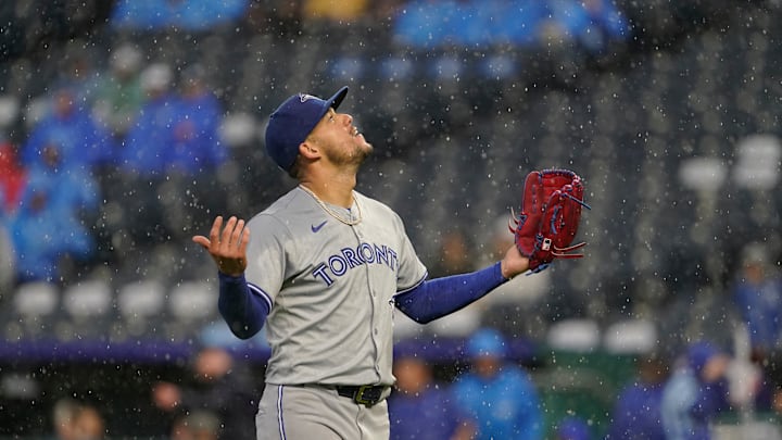 Jose Berrios in the rain at Kaufmann Stadium, against the Kansas City Royals on April 25, 2024